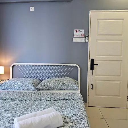 Rooms At Mansion One, Shared Apartment Only George Town Exterior photo