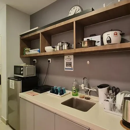 Rooms At Mansion One, Shared Apartment Only George Town Exterior photo