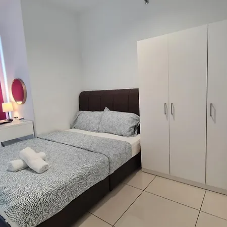 Rooms At Mansion One, Shared Apartment Only George Town Exterior photo