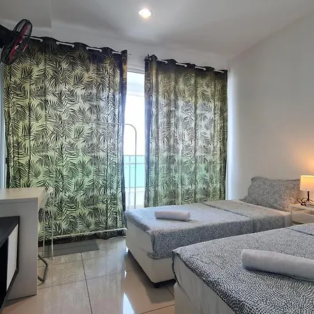 Rooms At Mansion One, Shared Apartment Only George Town Exterior photo