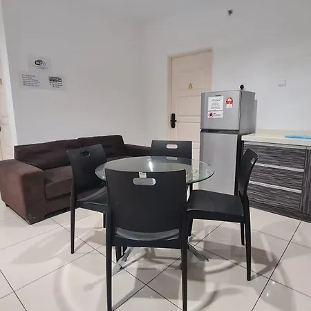 Rooms At Mansion One, Shared Apartment Only George Town Exterior photo
