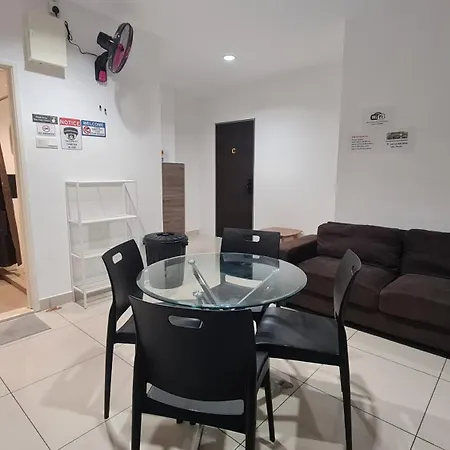 Rooms At Mansion One, Shared Apartment Only George Town Exterior photo
