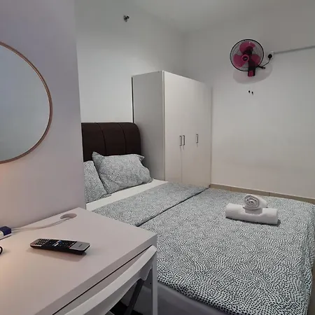 Rooms At Mansion One, Shared Apartment Only George Town Exterior photo