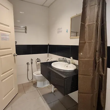 Rooms At Mansion One, Shared Apartment Only George Town Exterior photo