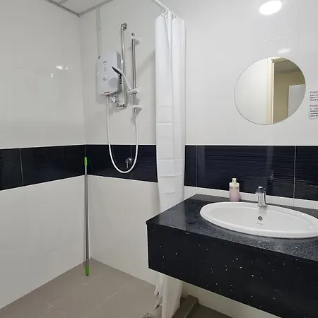 Rooms At Mansion One, Shared Apartment Only George Town Exterior photo