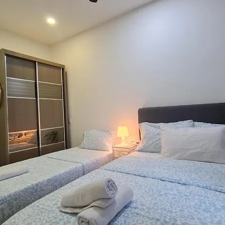 Rooms At Mansion One, Shared Apartment Only George Town Exterior photo